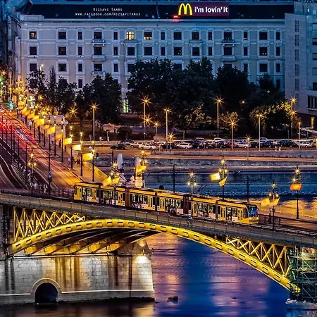 Bauhaus Astoria بودابست