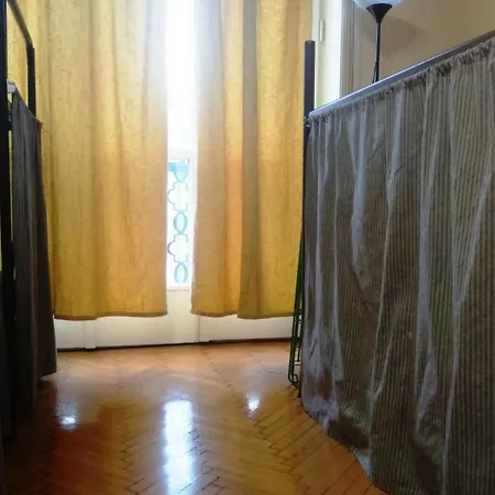 Hostel Bauhaus Astoria Budapeşte