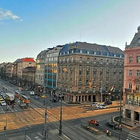 Bauhaus Astoria Hostel Βουδαπέστη