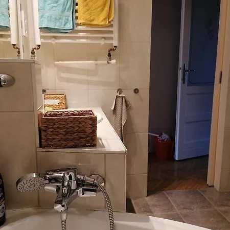 Bauhaus Astoria بيت شباب