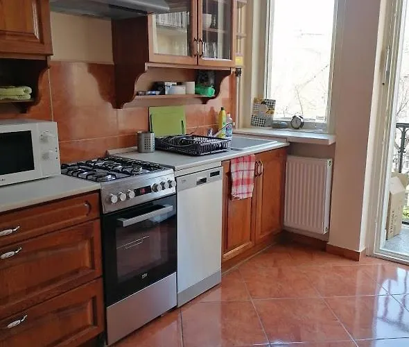 Bauhaus Astoria Albergue *