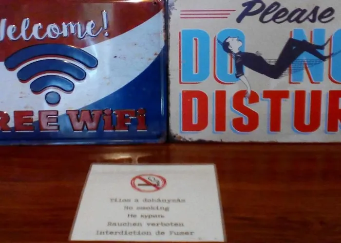 Albergue Bauhaus Astoria *