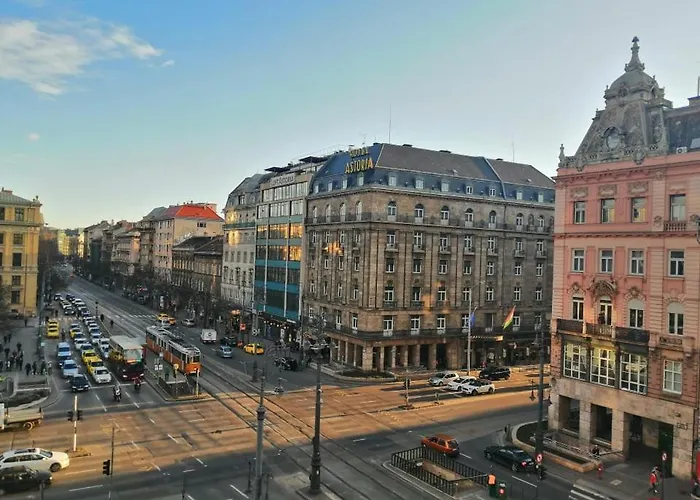 Bauhaus Astoria Albergue *