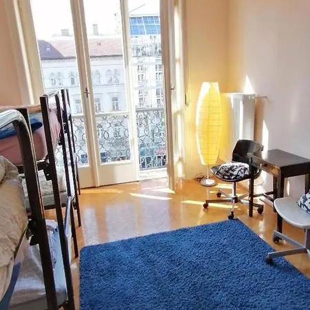 Bauhaus Astoria Vandrarhem Budapest