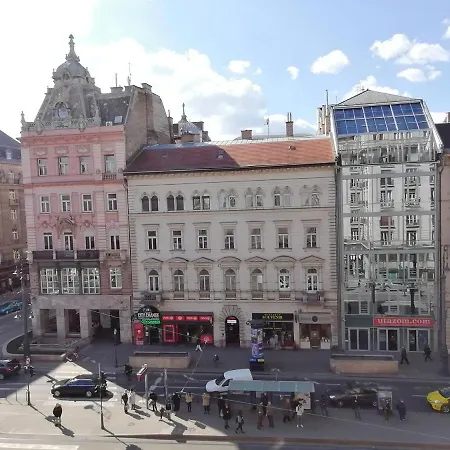 Hostel Bauhaus Astoria Boedapest