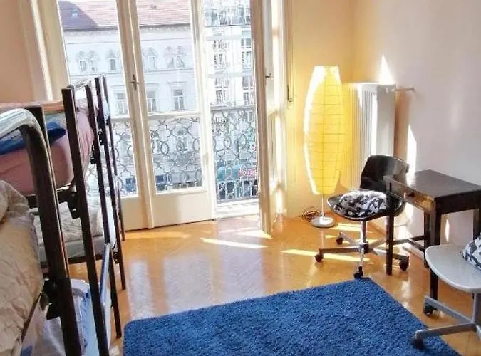 Bauhaus Astoria Vandrarhem Budapest
